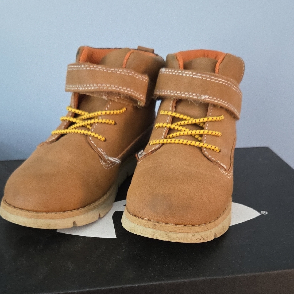 OshKosh B'gosh Tan Boots with Yellow Laces